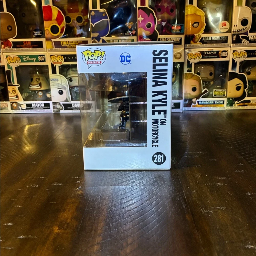 Funko Pop! Rides: DC Universe - Selina Kyle on Motorcycle #281